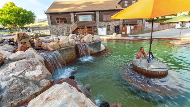 4 Utah hot springs to fall into in this cold weather