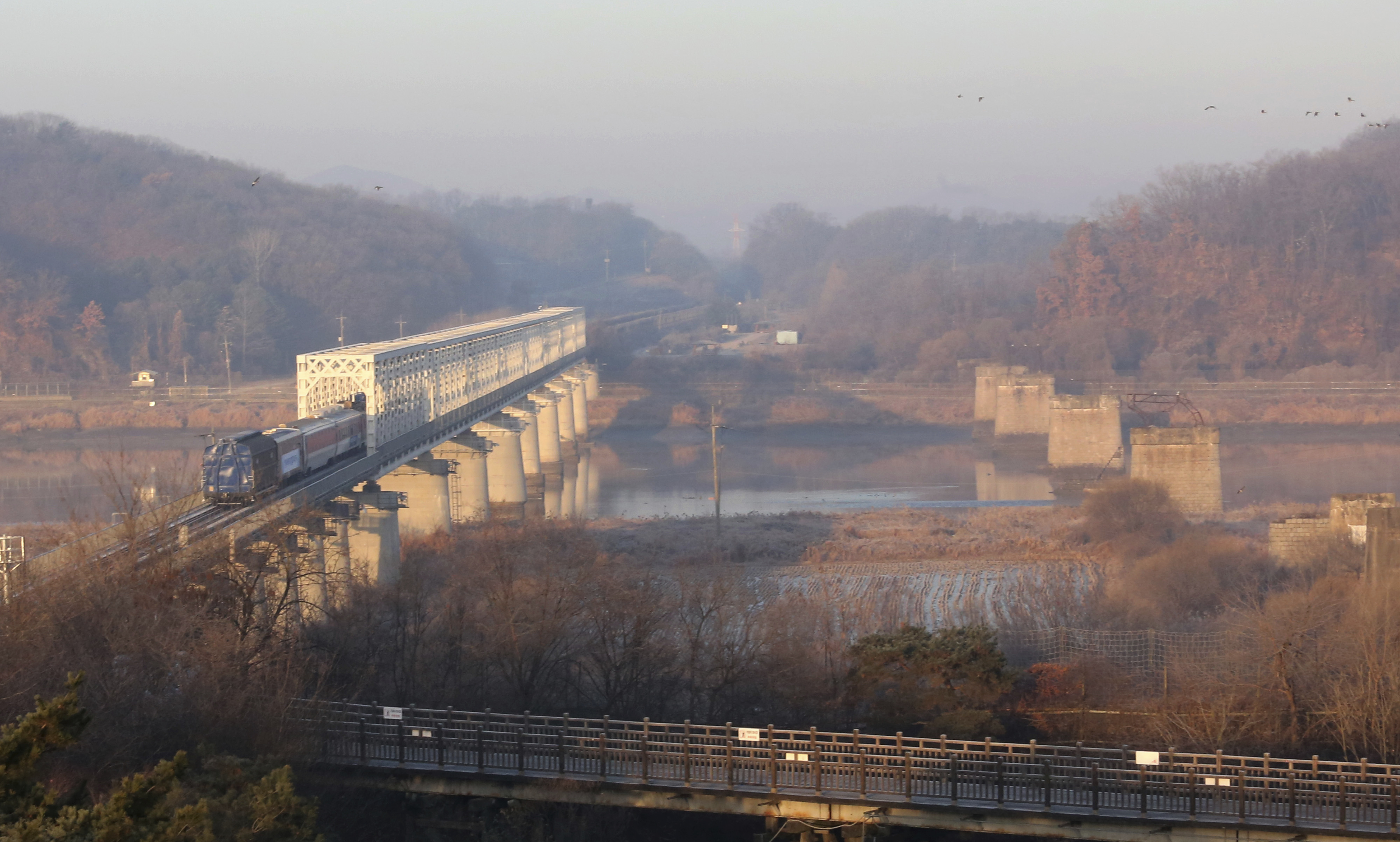 Koreas survey North's railways in hopes of joining networks