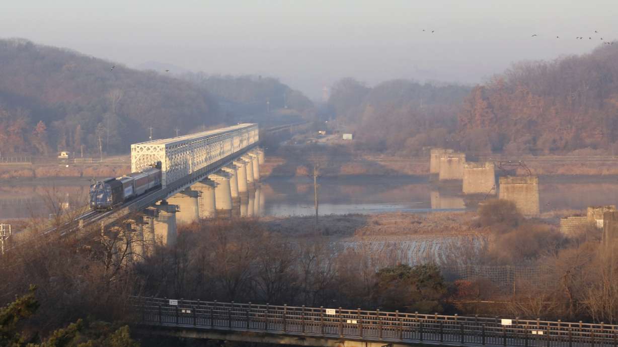 Koreas survey North's railways in hopes of joining networks