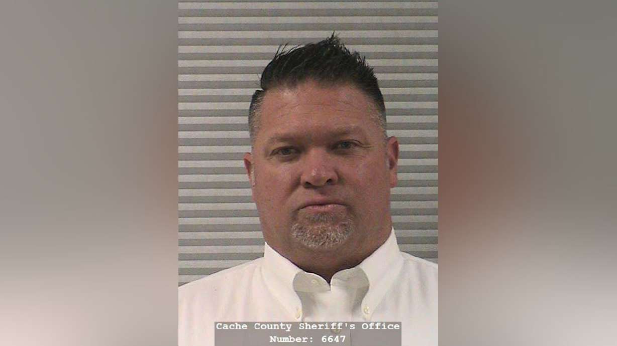 Police: Funeral director tried to bail out of jail with bad checks