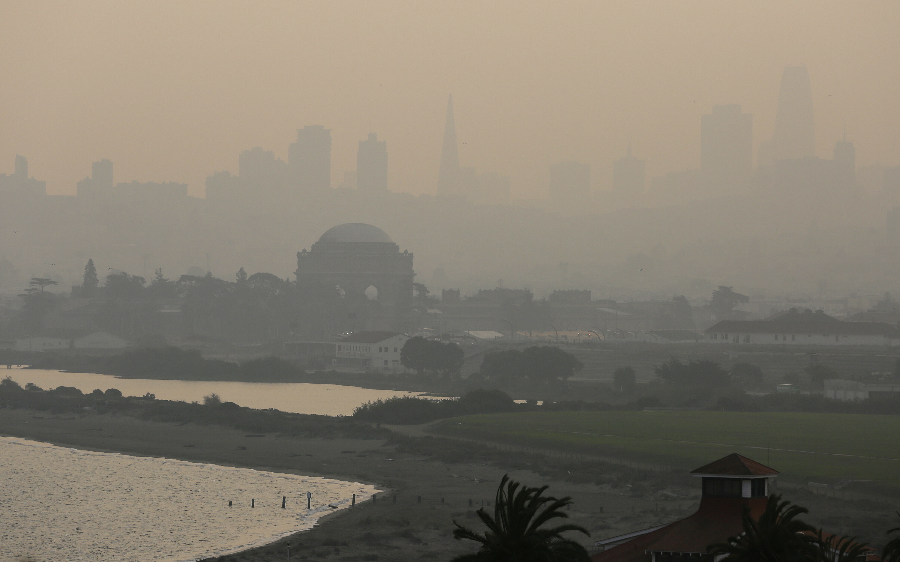 California wildfire emissions equal year of power pollution