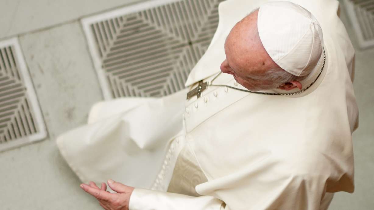 Pope says governments have duty to combat drug traffickers