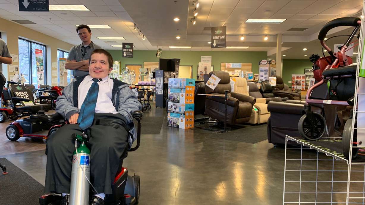 Medical company donates new wheels after teen's wheelchair stolen in car theft