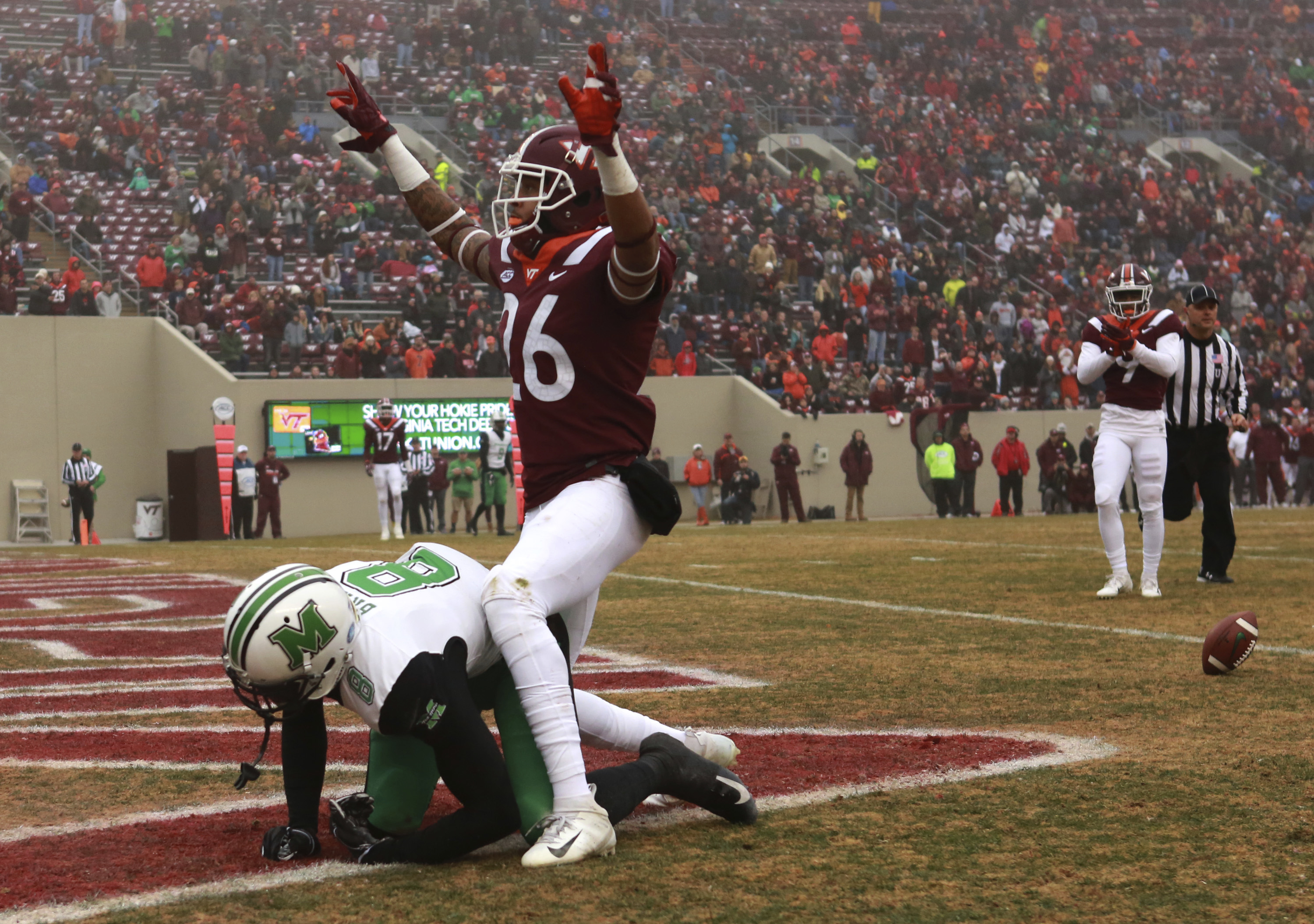 Willis' 4 TD throws carry Hokies past Marshall, 41-20