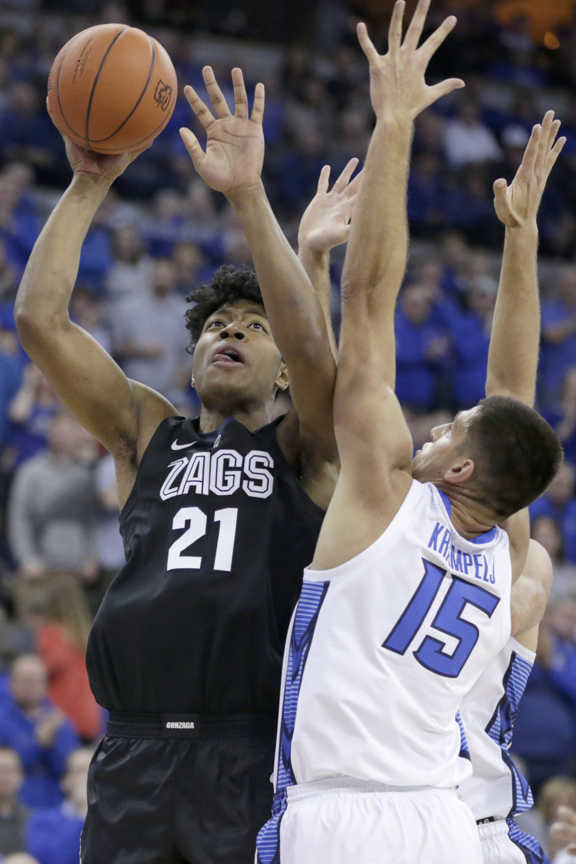Norvell's 28 points rallies No. 1 Zags past Creighton 103-92