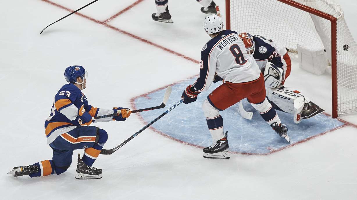 Islanders win in return to Coliseum, beat Blue Jackets 3-2