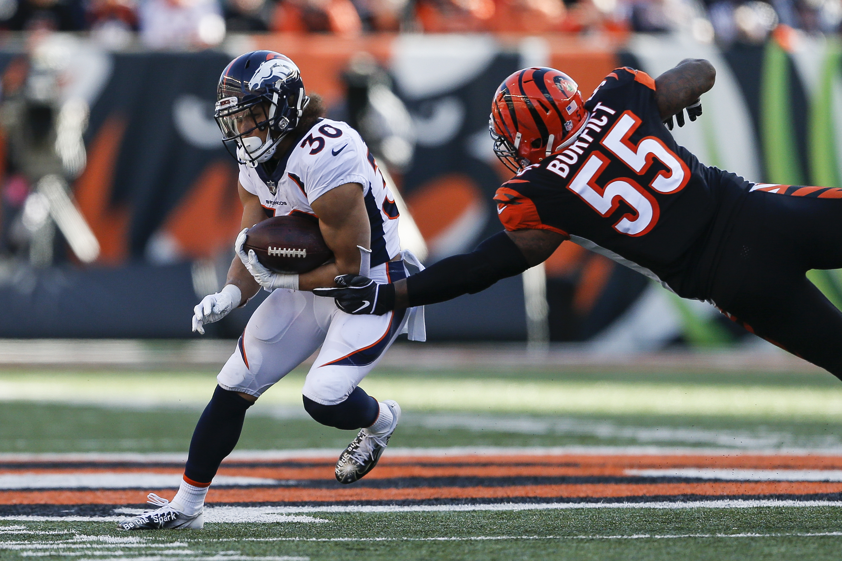 Lindsay leads Denver to 3rd straight win, 24-10 over Bengals