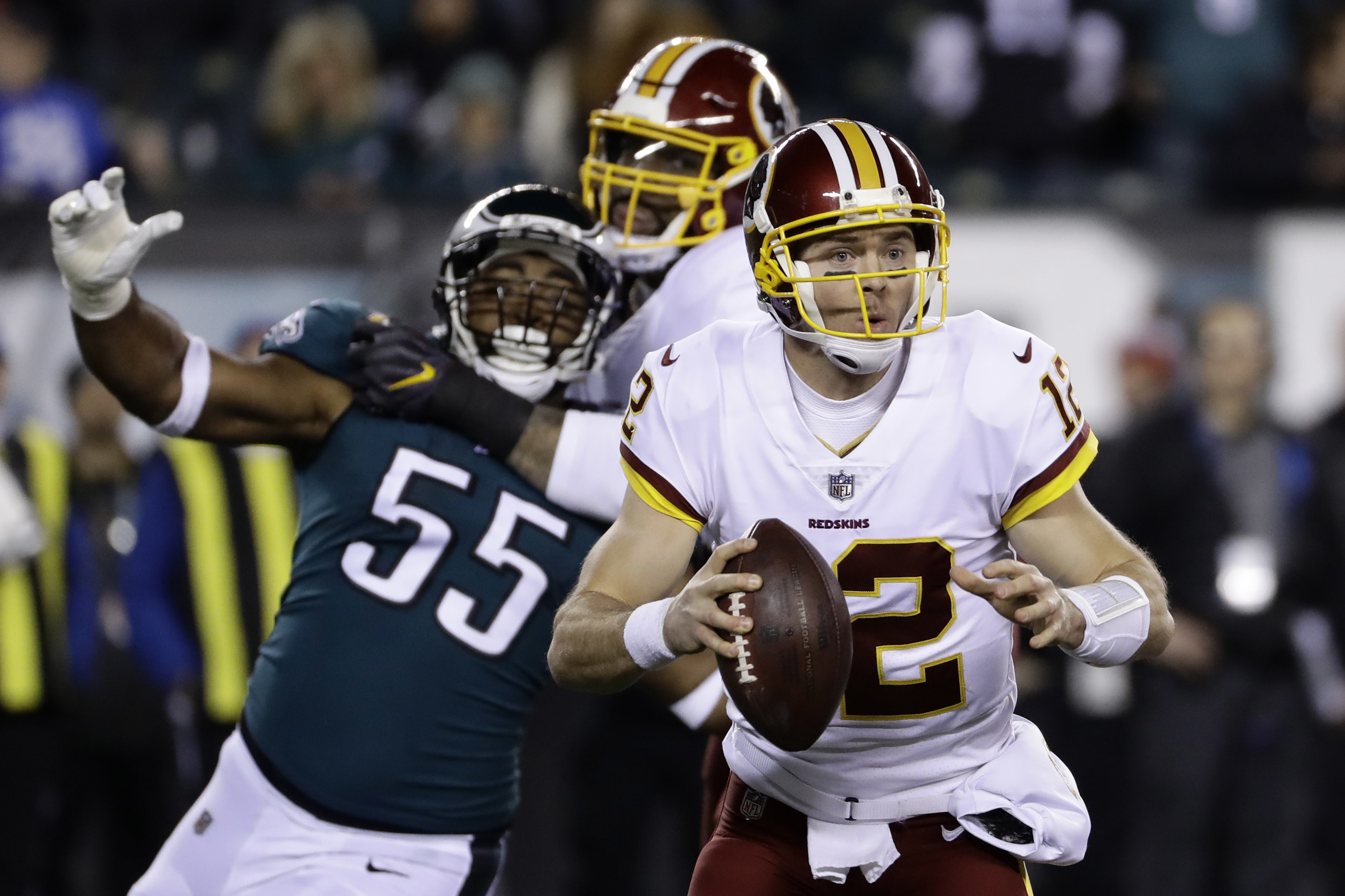 Redskins QB McCoy breaks fibula in right leg, out for season