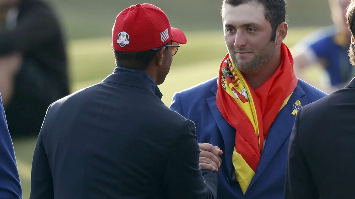 Column: Why it was special for Rahm to beat his hero, Tiger