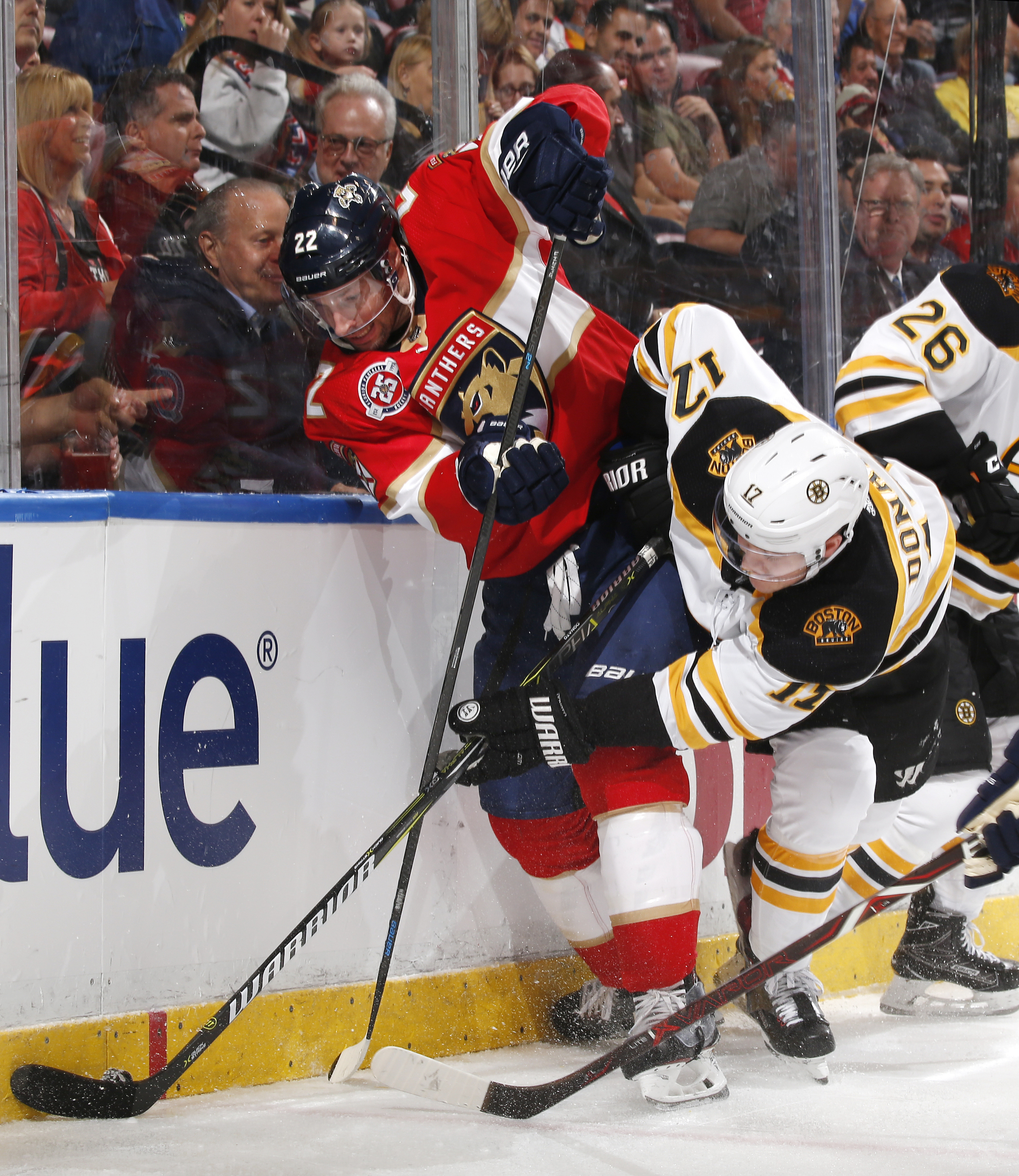 Luongo gets 77th shutout as Panthers blank Bruins 5-0