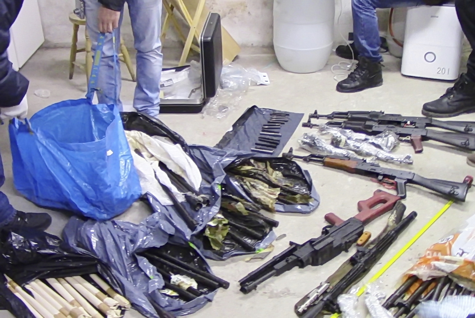 Bulgarian police seize huge amount of weapons during raids