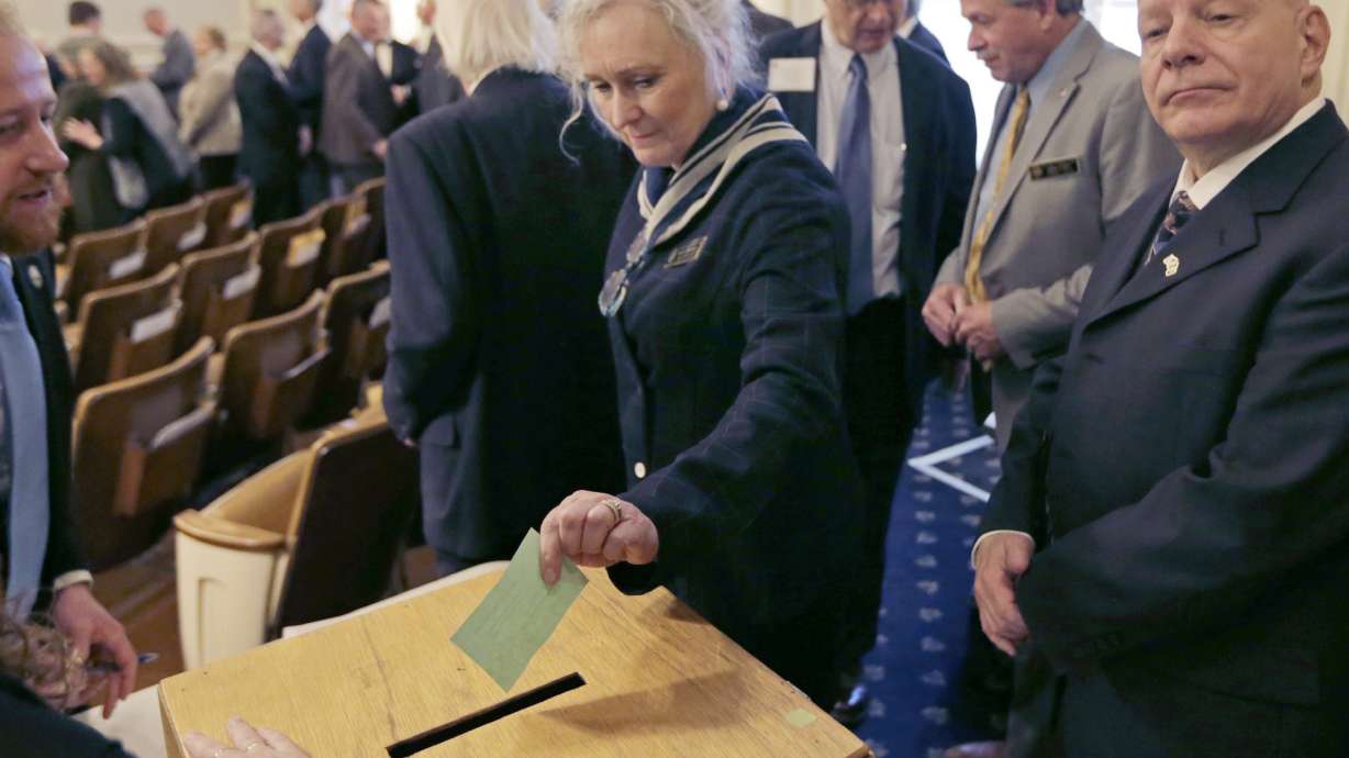 Lawmakers re-elect guardian of New Hampshire primary
