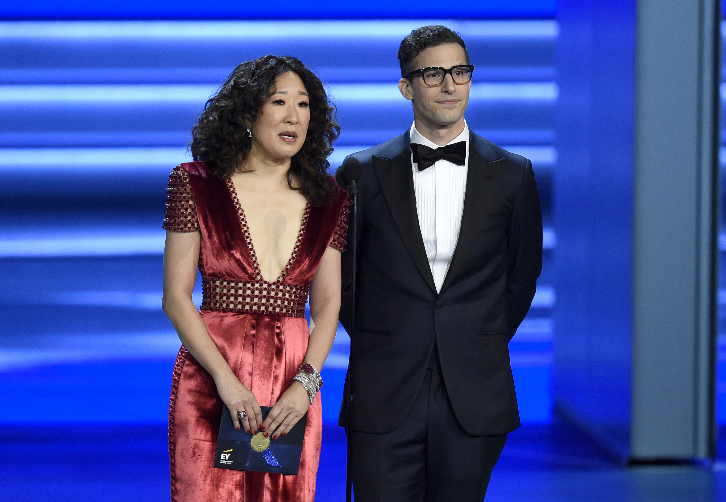 Sandra Oh, Andy Samberg to host Golden Globe ceremony