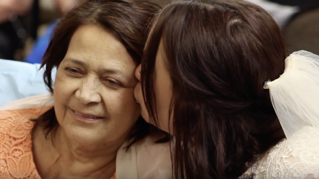 Couple holds wedding at Utah hospital before bride's mother dies