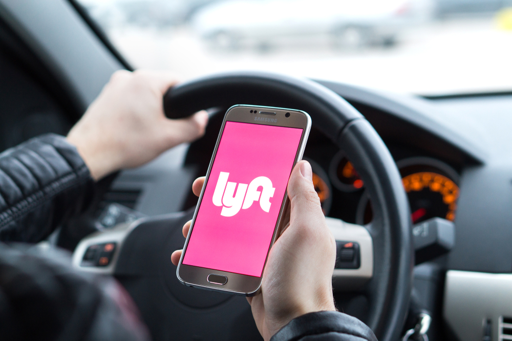 Lyft aims to beat Uber to US stock market with IPO