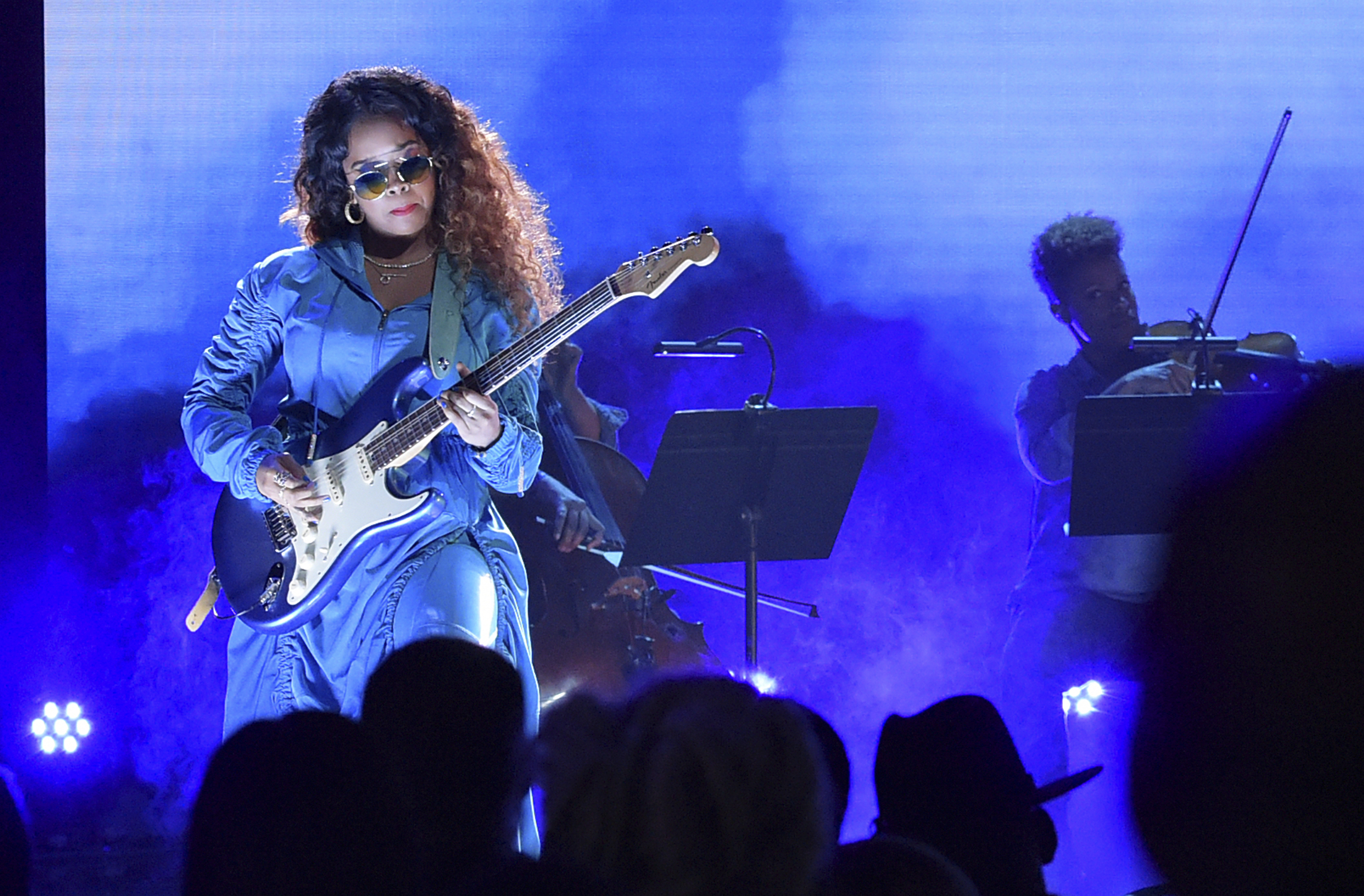 H.E.R., Ella Mai, Mendes and more react to the Grammy noms