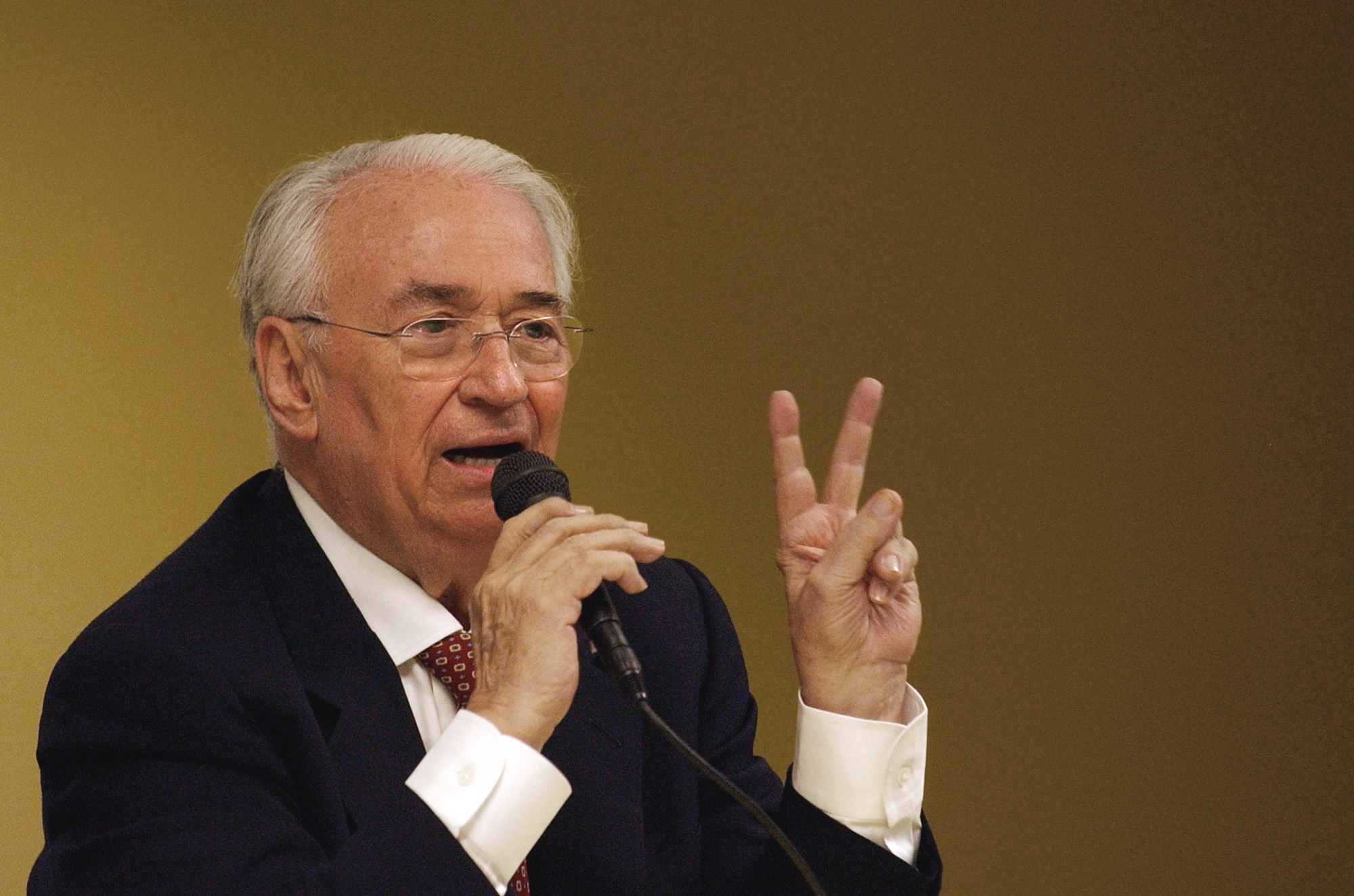 Ex-Colombian President Belisario Betancur dies at 95