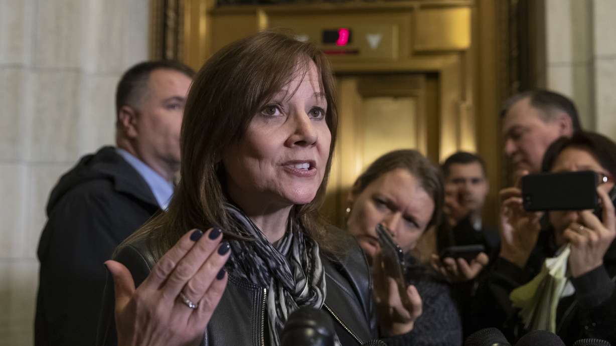 GM fights government to retain tax credit for electric cars