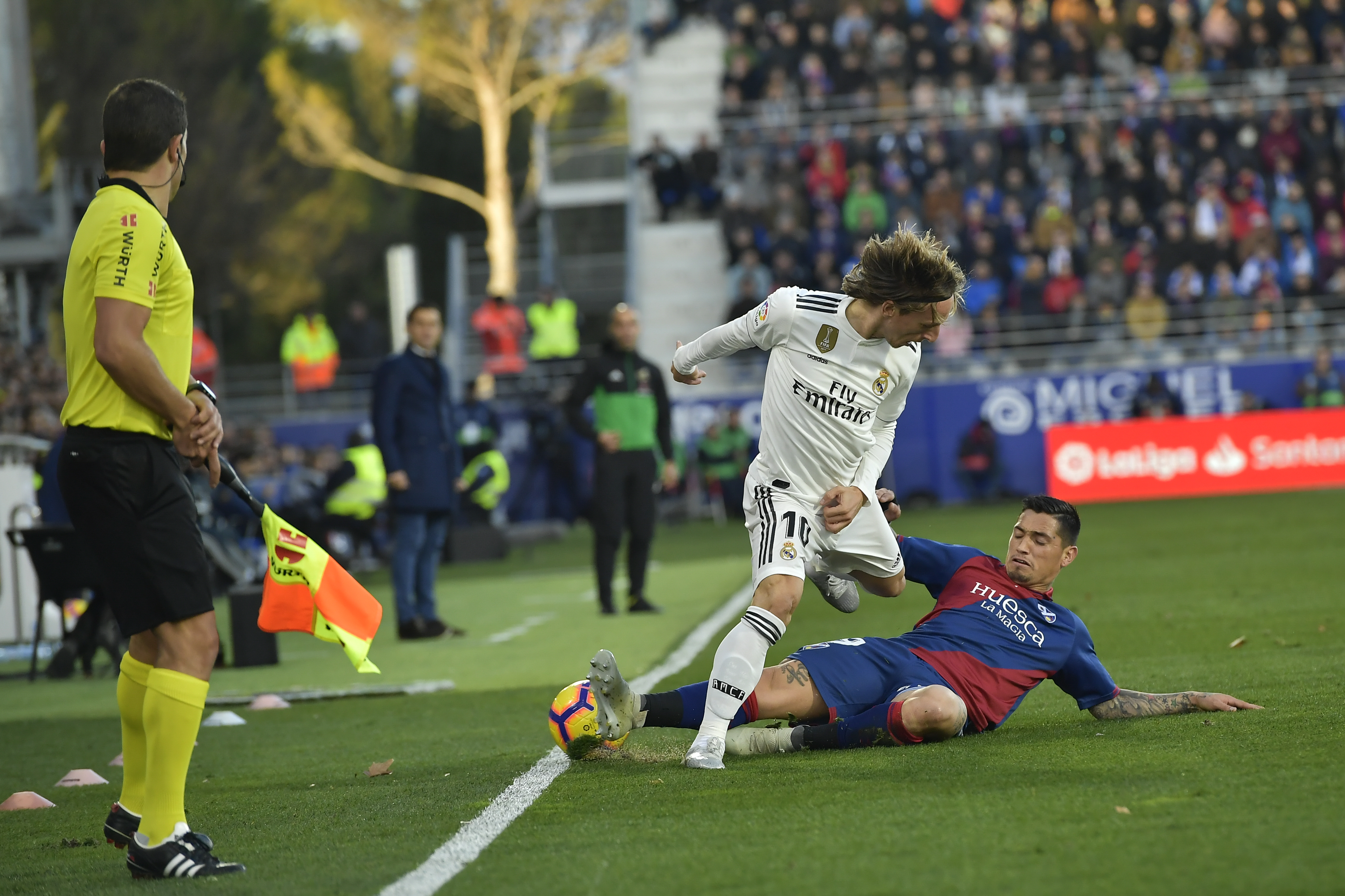 Bale scores as Real Madrid beats Huesca 1-0 in Spain