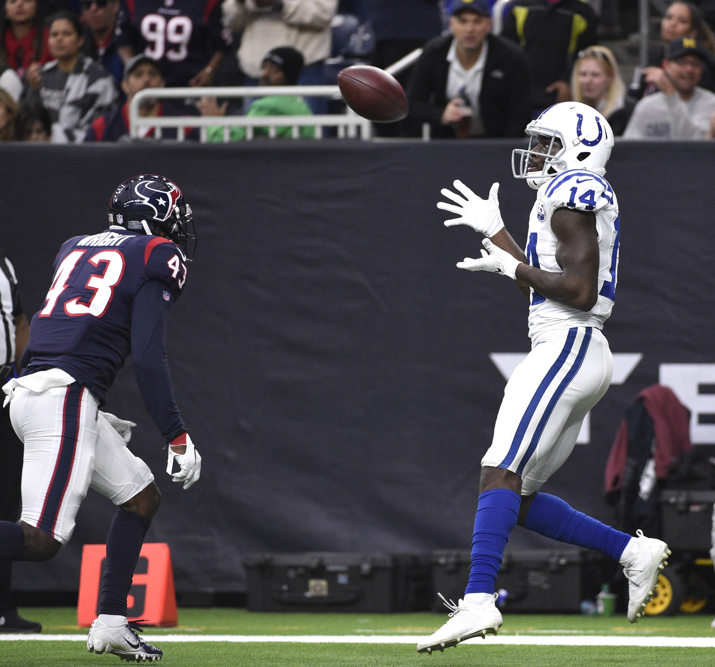 Colts snap Texans' 9-game winning streak with 24-21 win