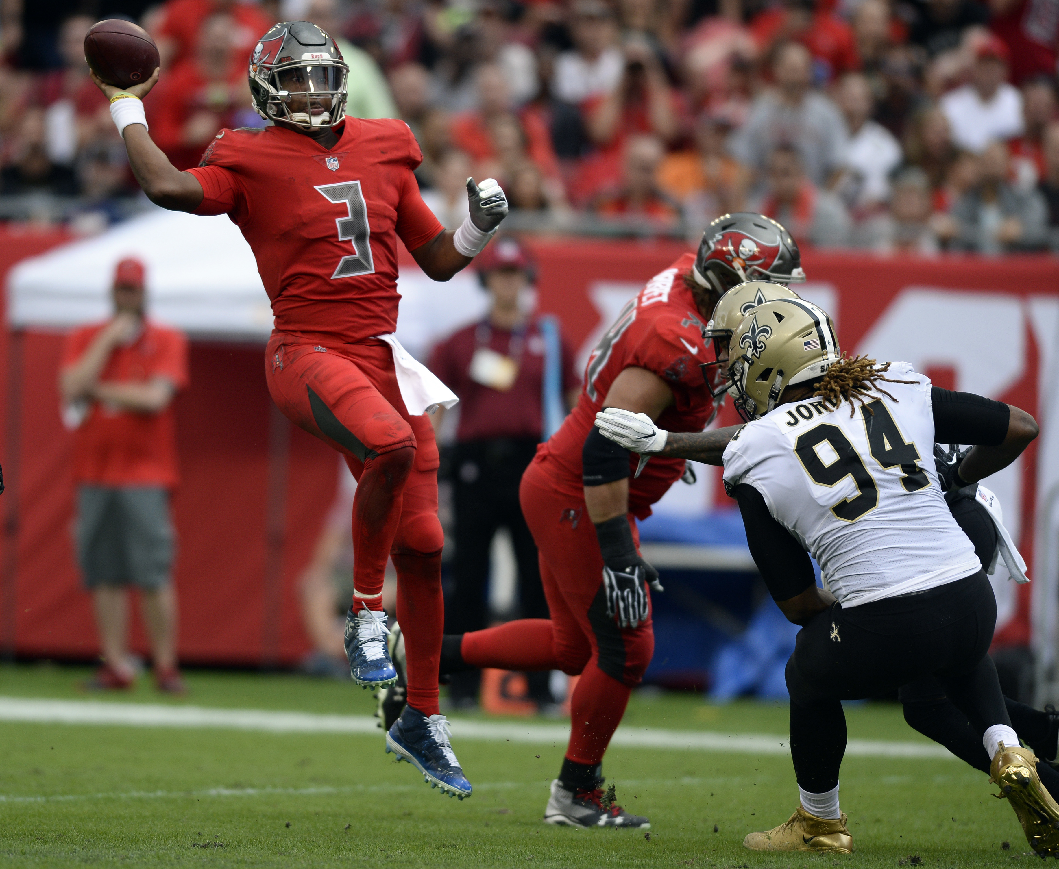 Brees leads 2nd-half comeback, Saints beat Buccaneers 28-14