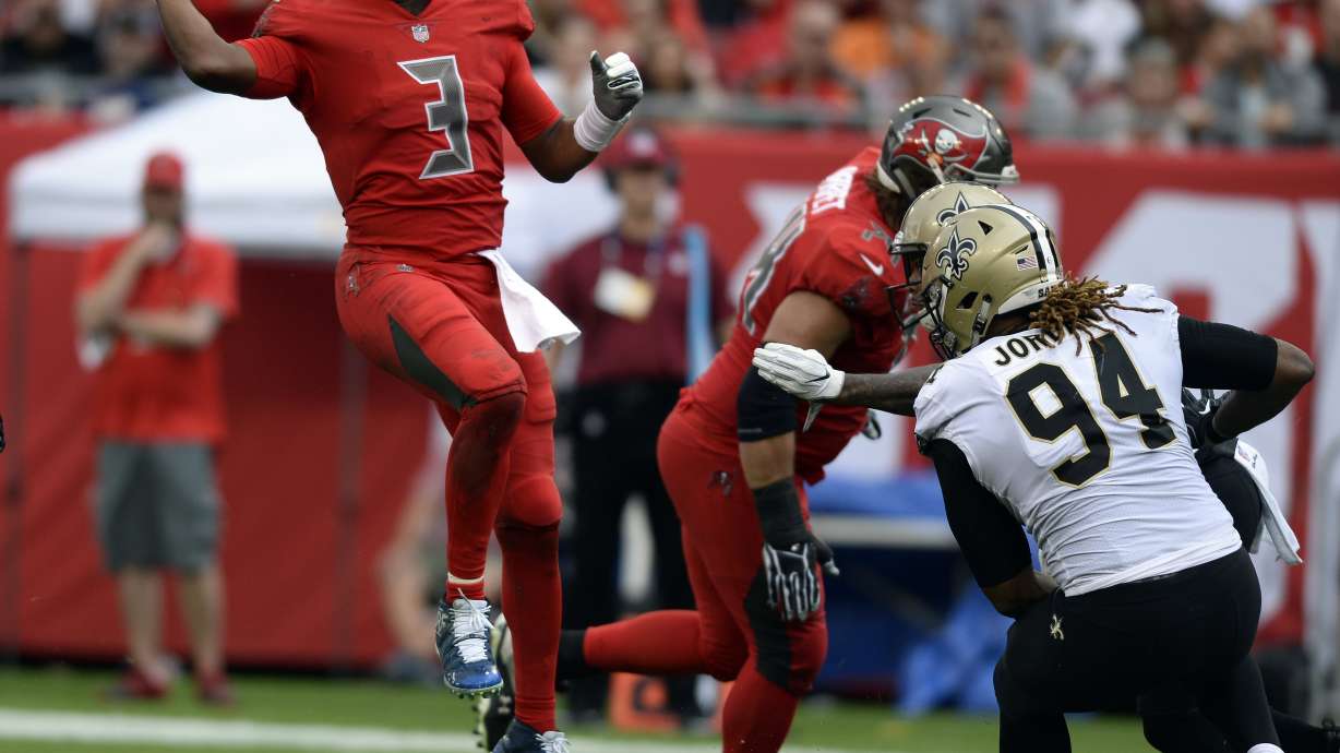 Brees leads 2nd-half comeback, Saints beat Buccaneers 28-14