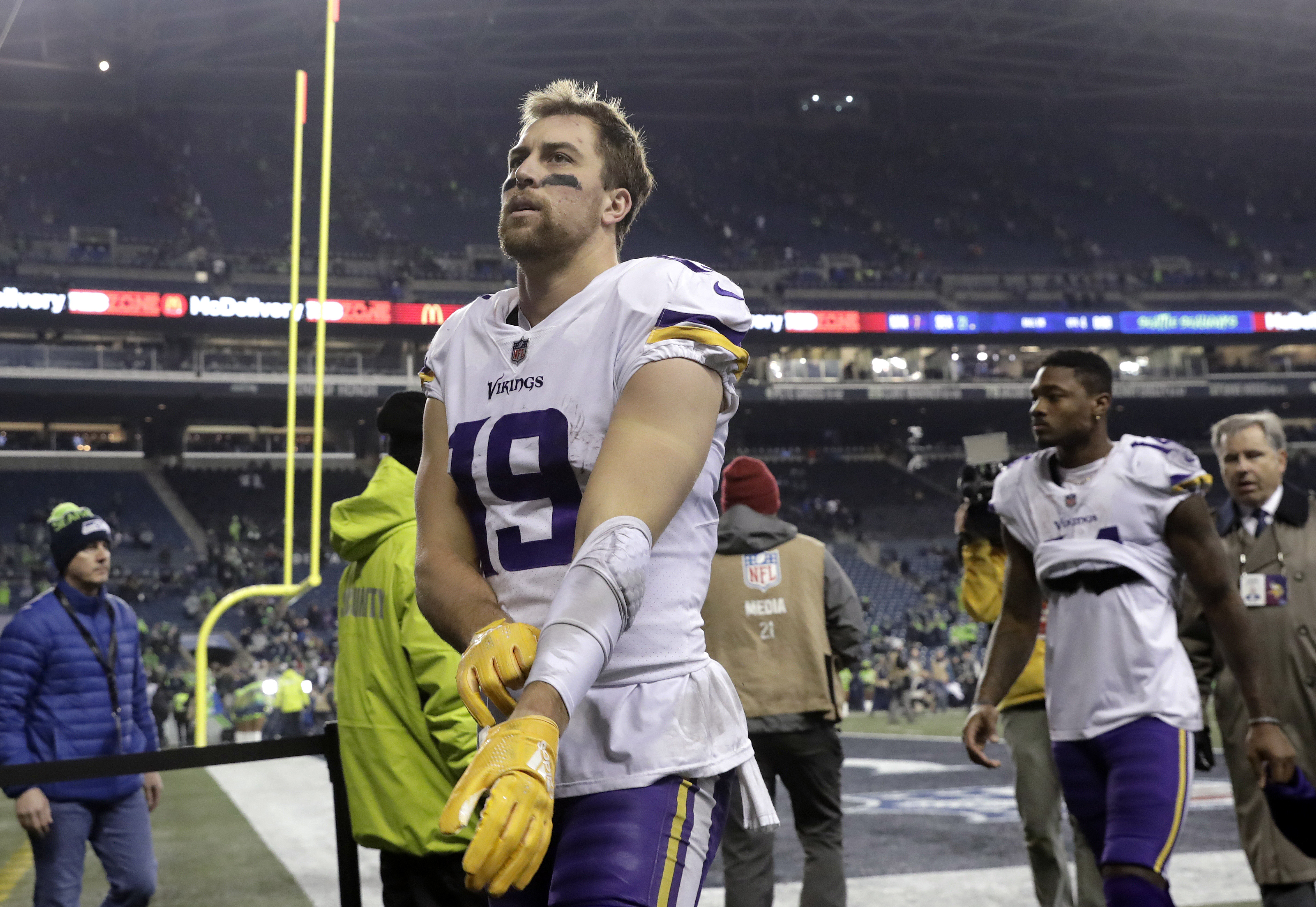 Vikings fire OC DeFilippo after another flat performance