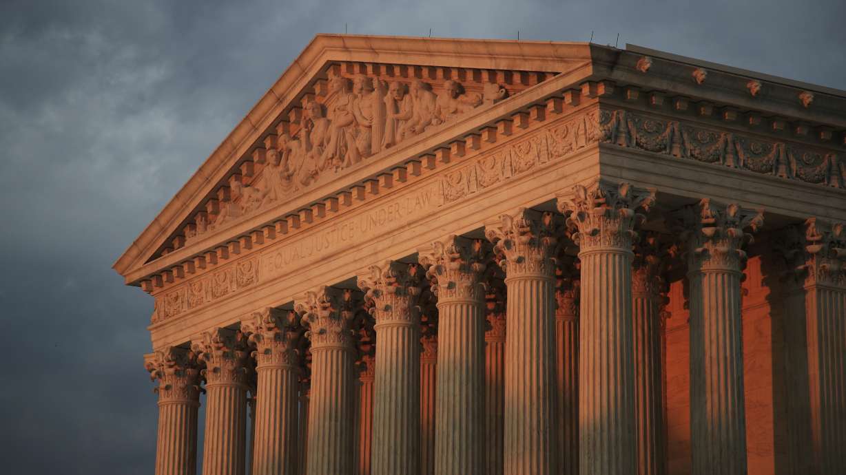 Trump administration asks Supreme Court to allow asylum ban