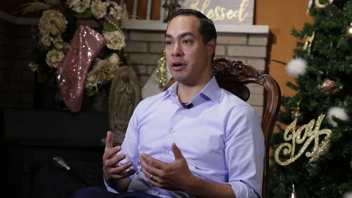 Former HUD chief Julian Castro moves toward presidential run
