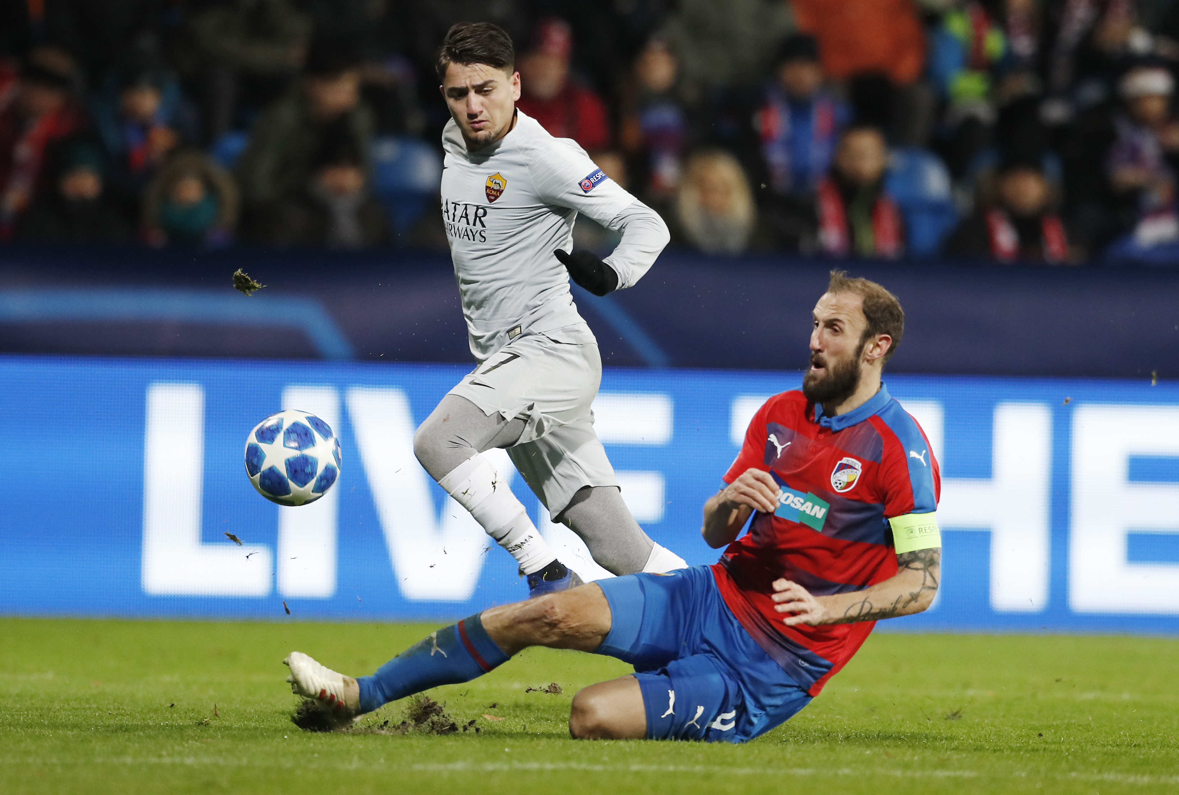 Plzen beats Roma 2-1 to qualify for Europa League