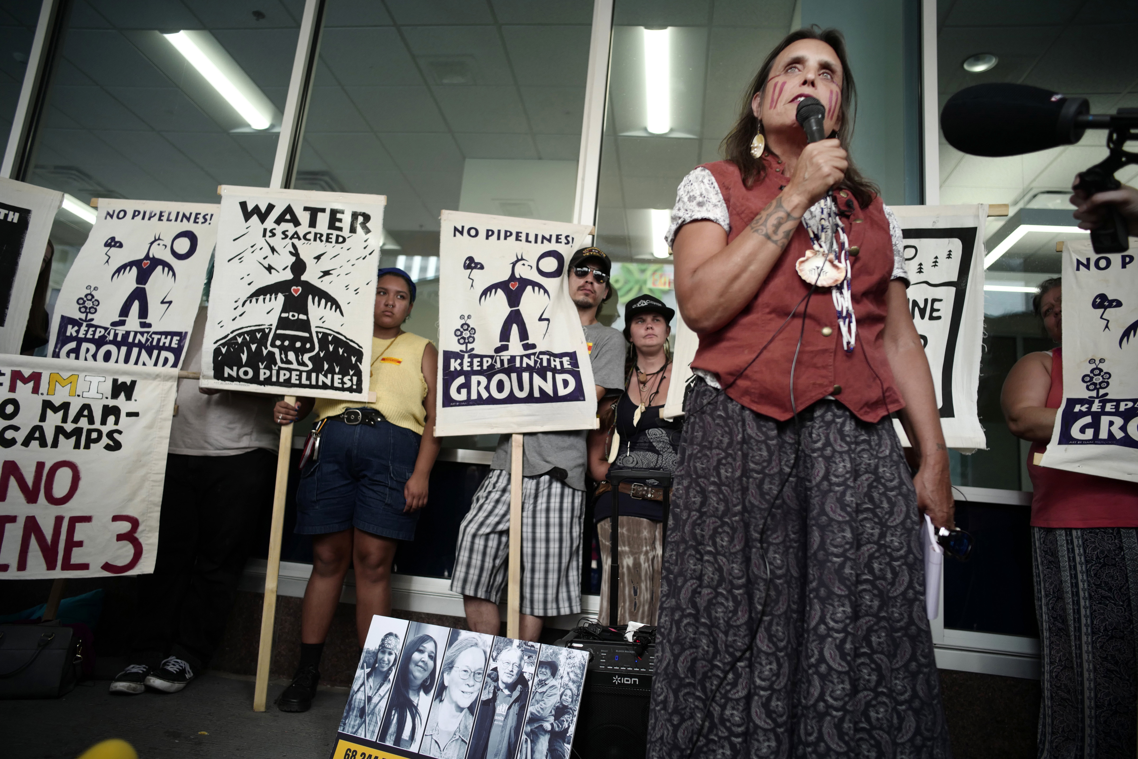 Oil pipeline foes look past regulators after another loss