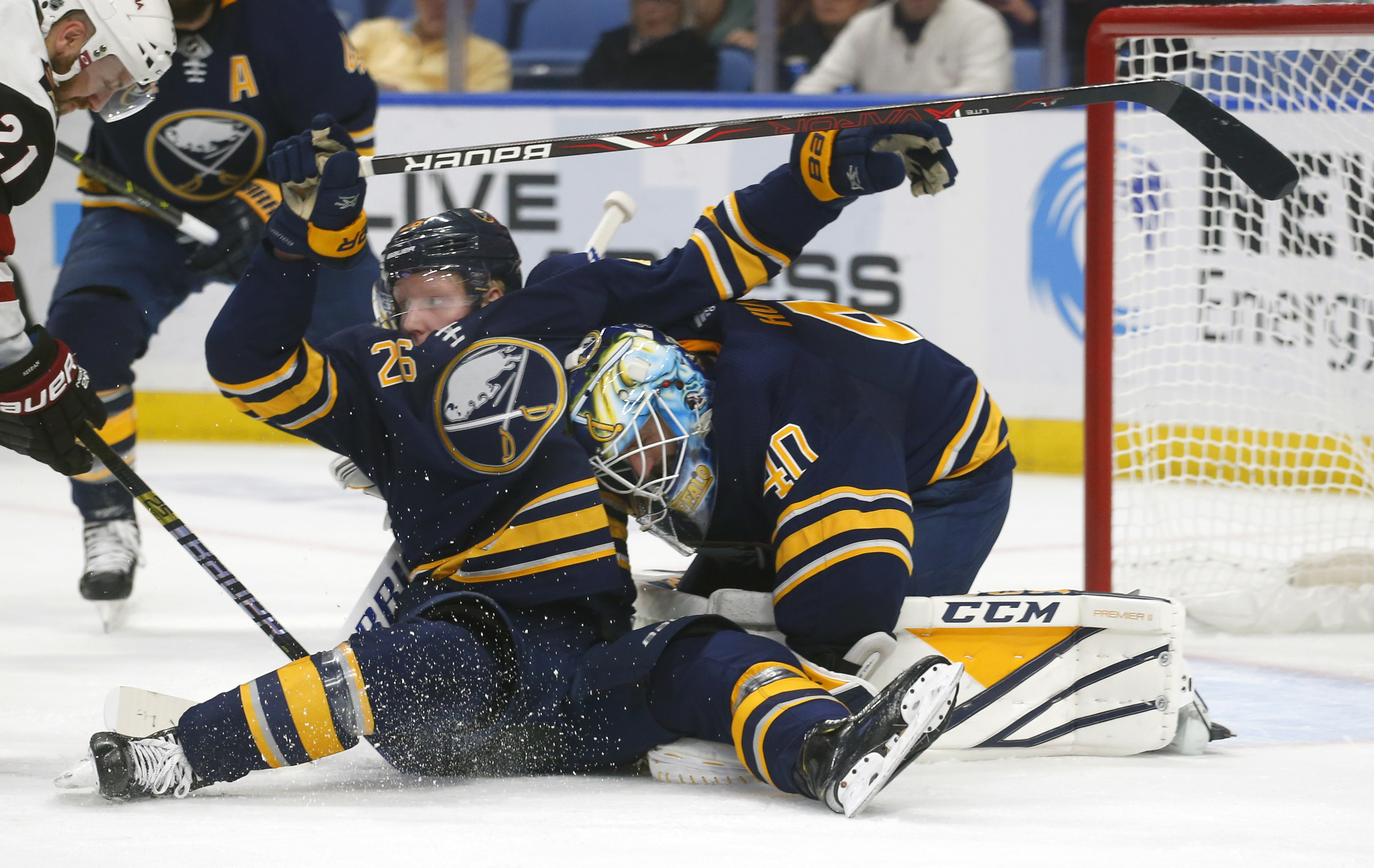 Skinner scores 22nd goal, Sabres beat Coyotes 3-1