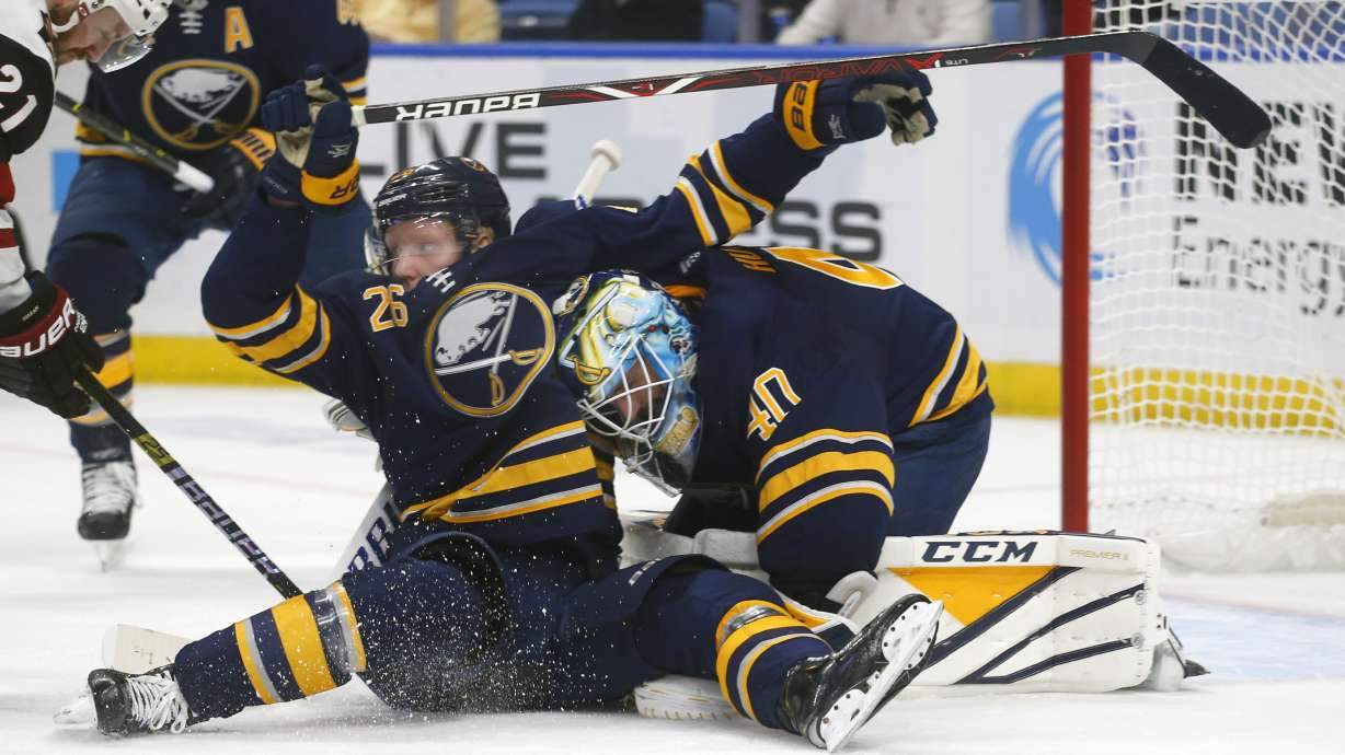Skinner scores 22nd goal, Sabres beat Coyotes 3-1