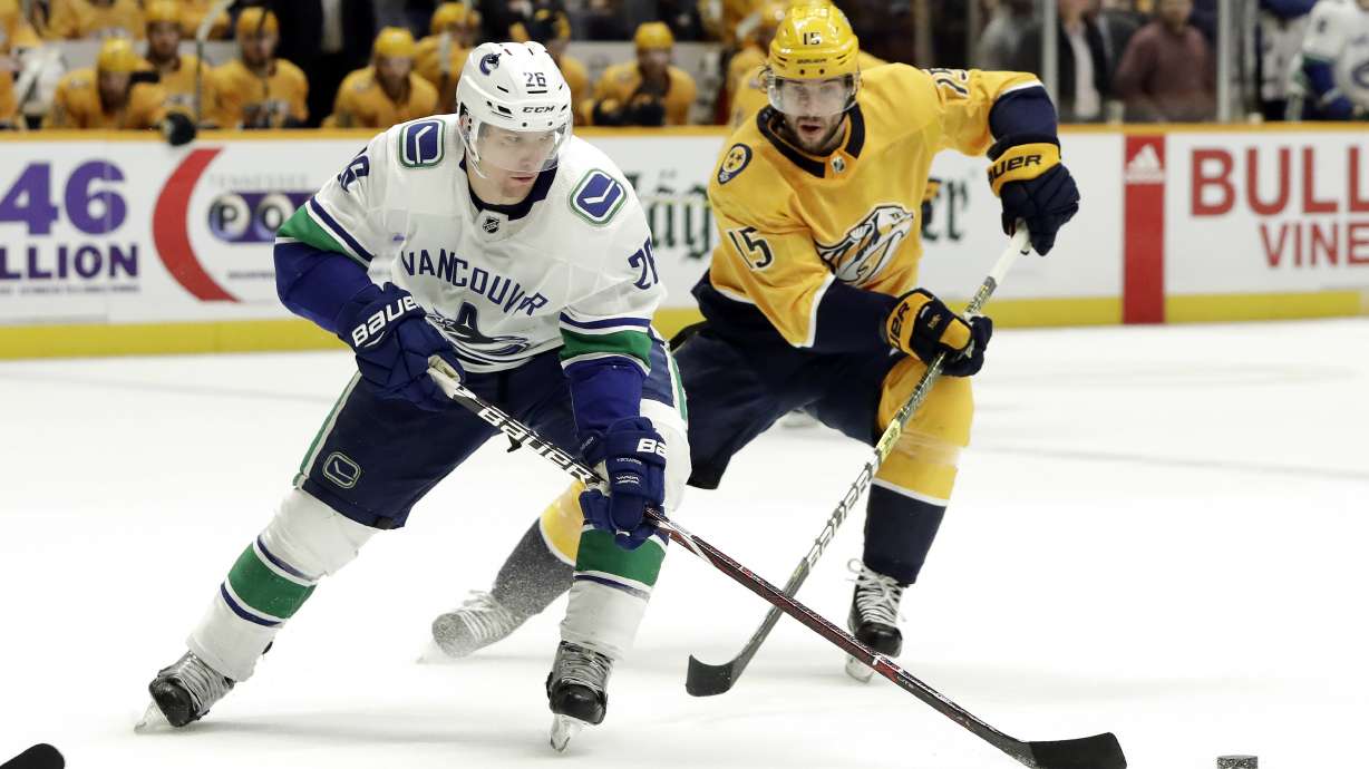 Sissons scores OT winner as Predators beat Canucks 4-3