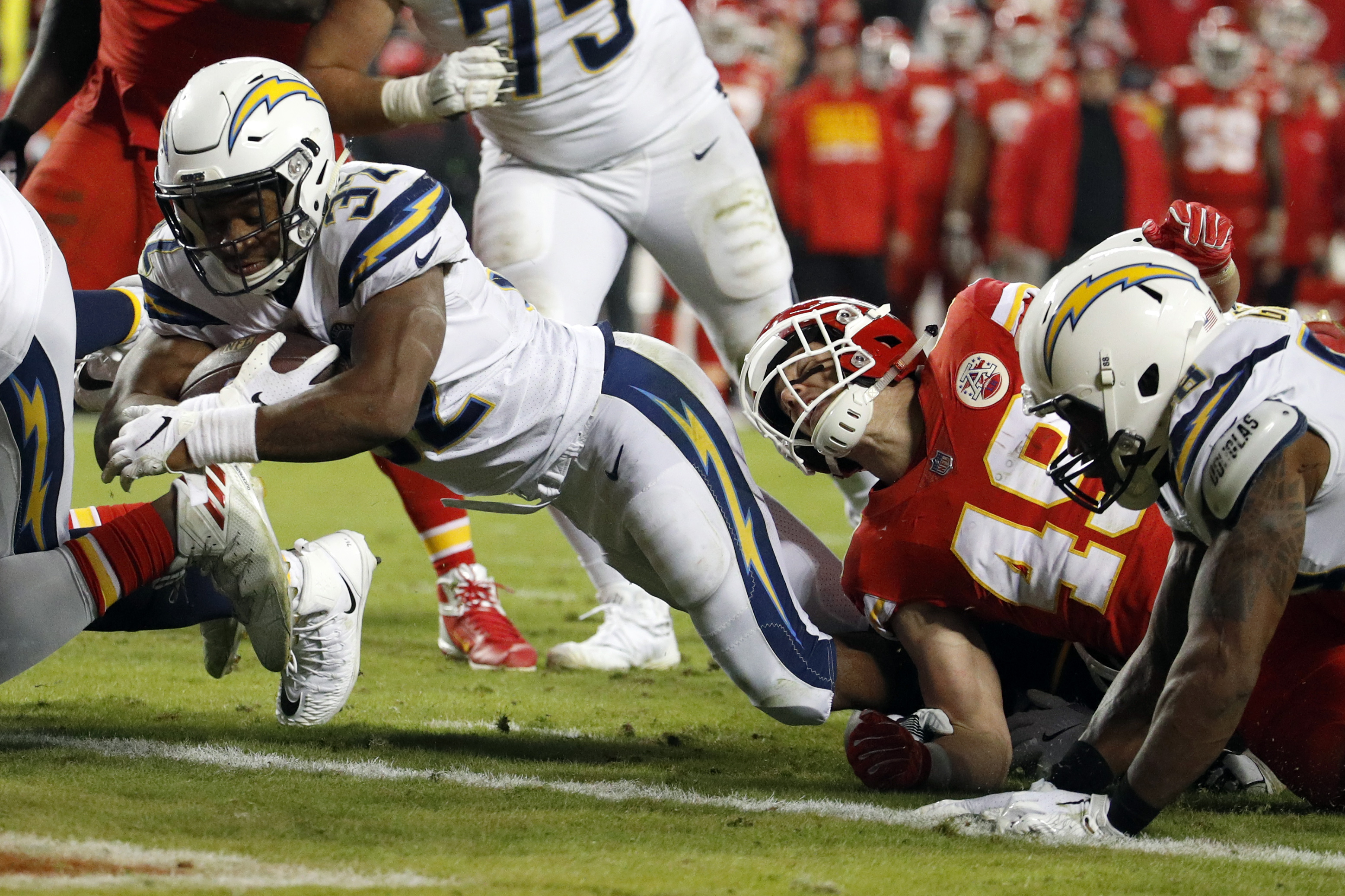 Rivers leads Chargers to last-second comeback win over KC