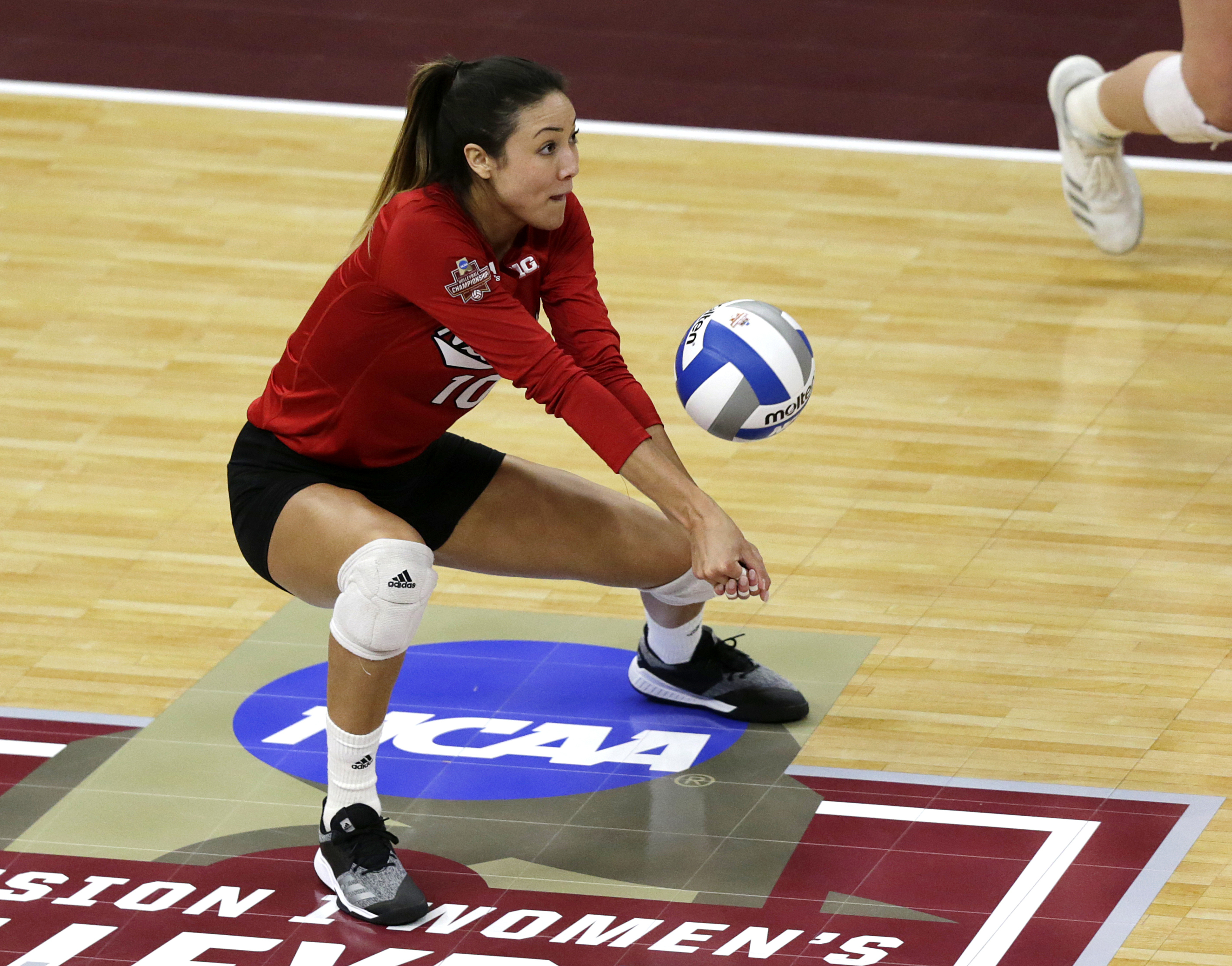 Foecke, Huskers rally, beat Illini in NCAA volleyball semis