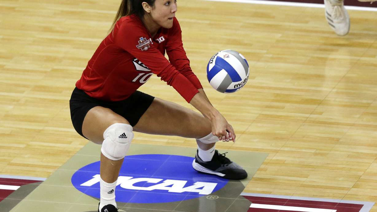 Foecke, Huskers rally, beat Illini in NCAA volleyball semis