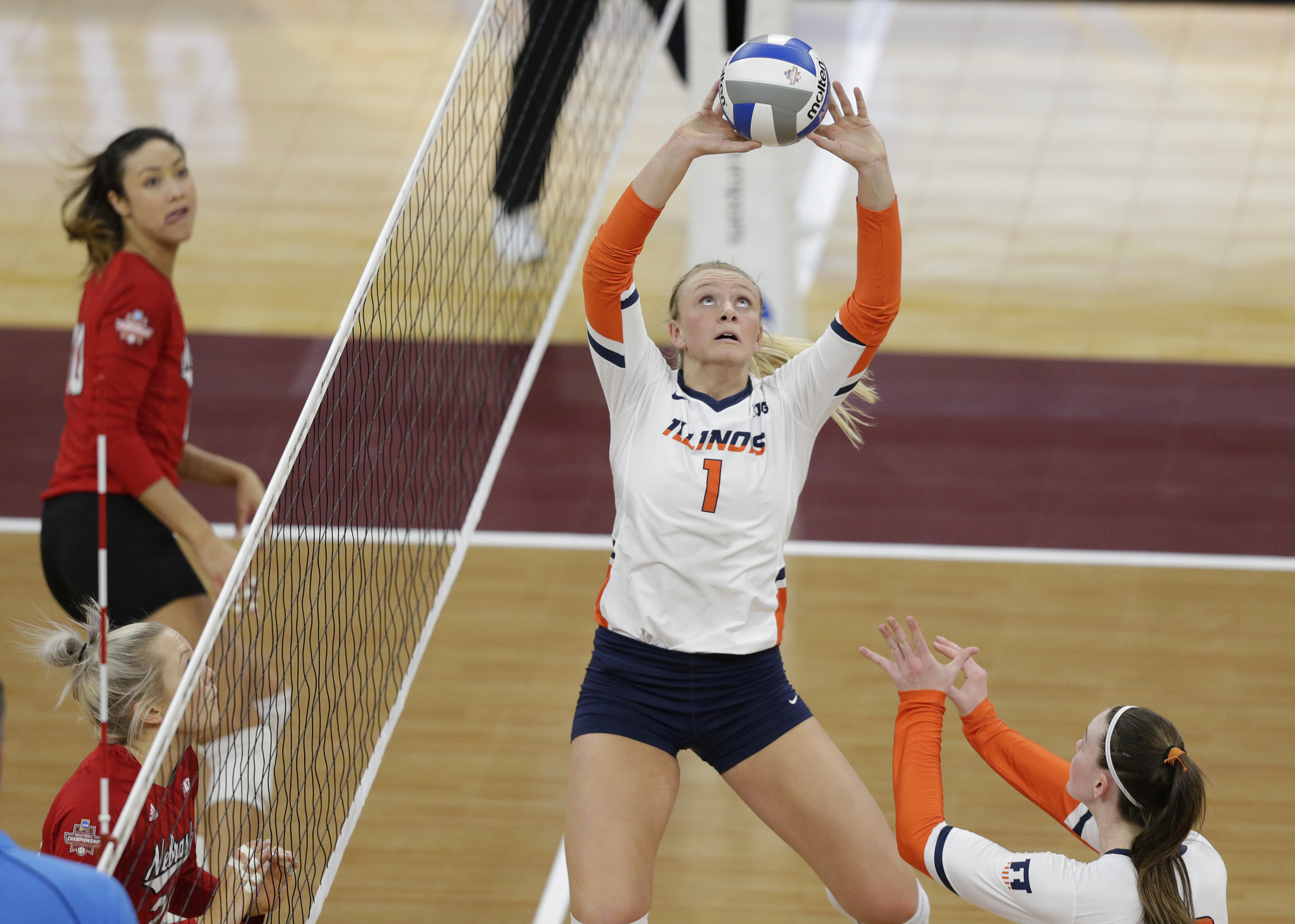 Illinois' Jordyn Poulter sets a pass during Big Ten play, Dec. 13, 2018. The former Illini setter with six years of professional experience was among the signings announced Tuesday by LOVB Salt Lake for League One Volleyball's inaugural season in 2024-25.