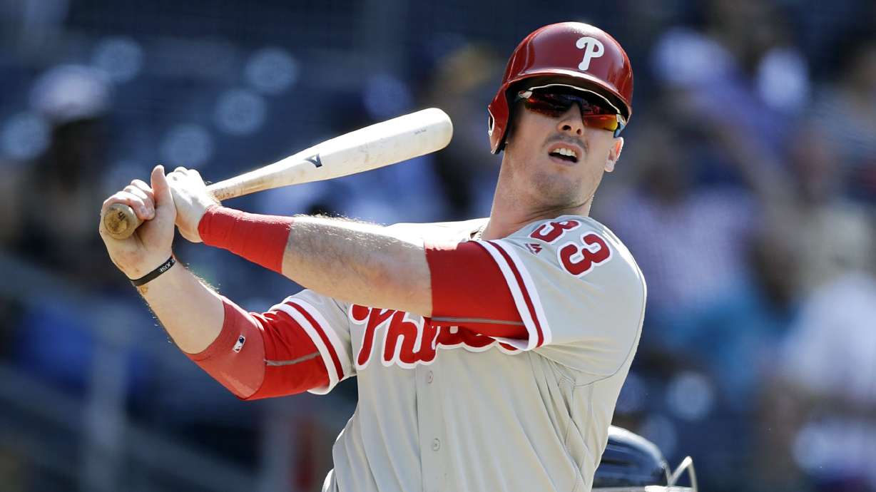 Free agent Justin Bour, Angels finalize $2.5M deal