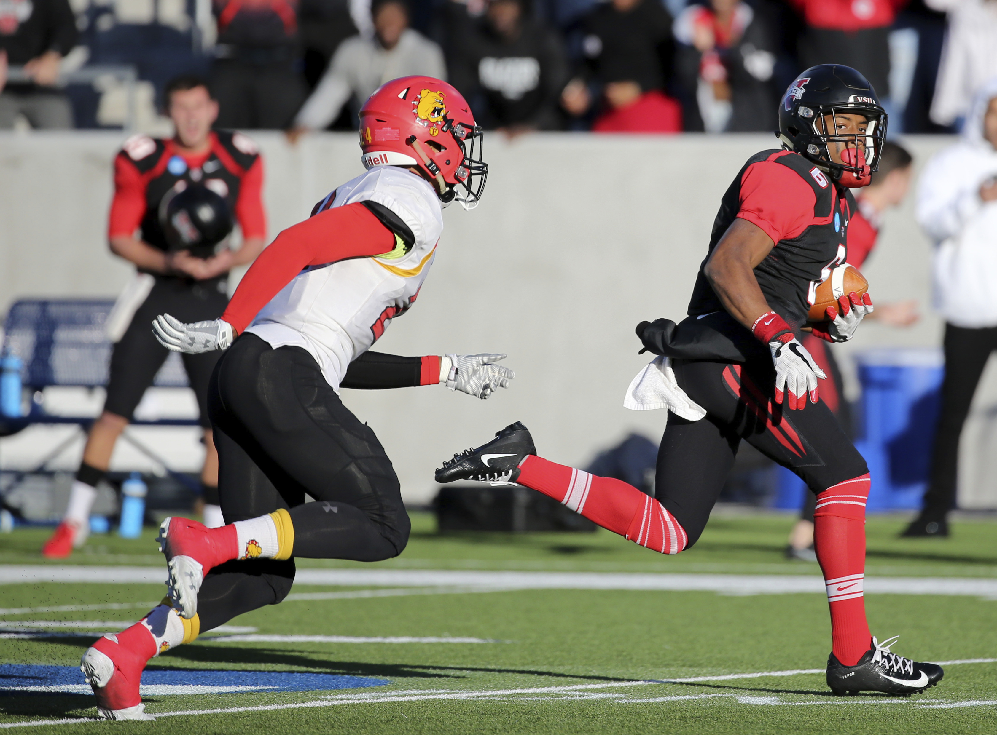 Valdosta St. beats Ferris St. 49-47 for Division II title