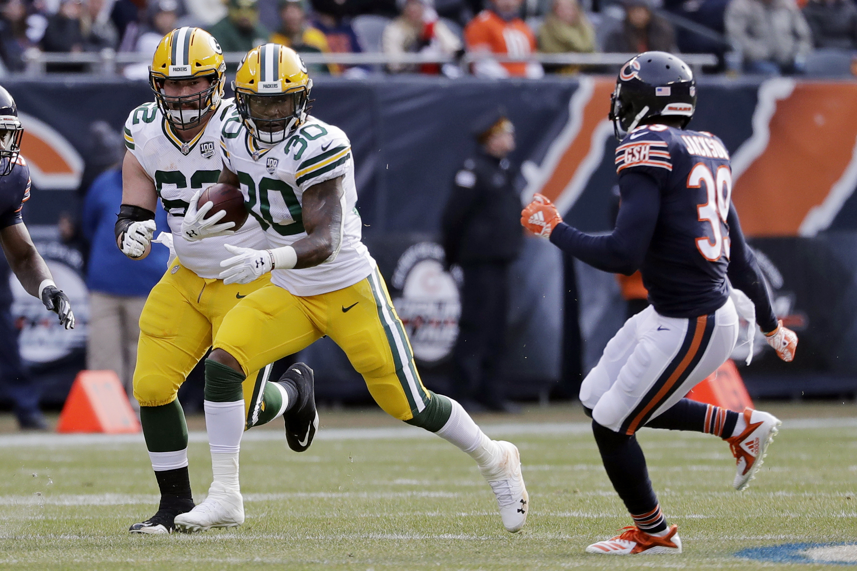 Bears clinch NFC North with 24-17 victory over Packers