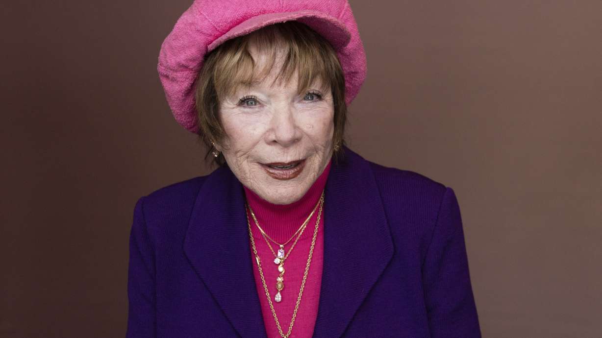 Shirley MacLaine to receive AARP Movies for Grownups honor