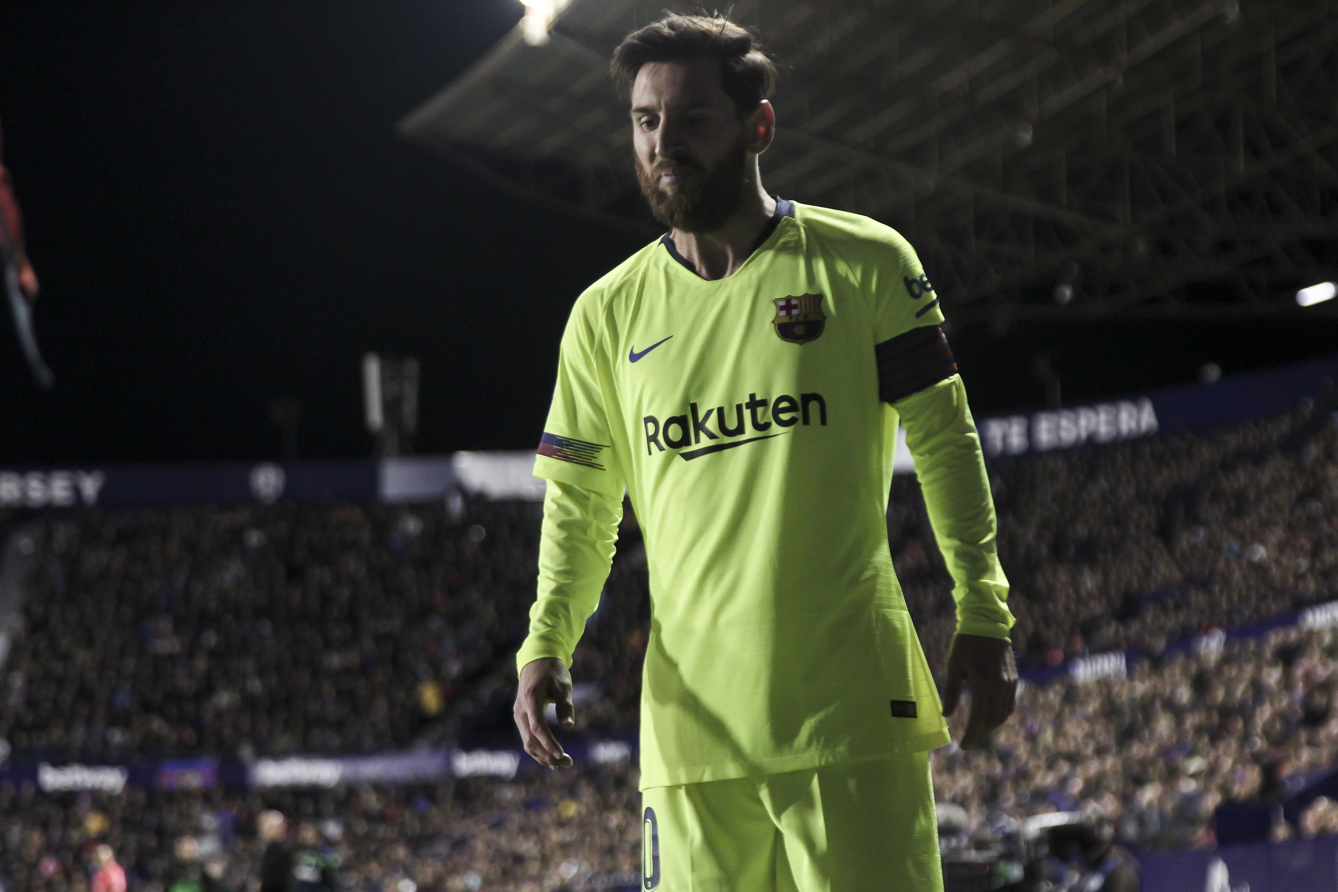 Messi receives 5th Golden Shoe award for Europe's top scorer