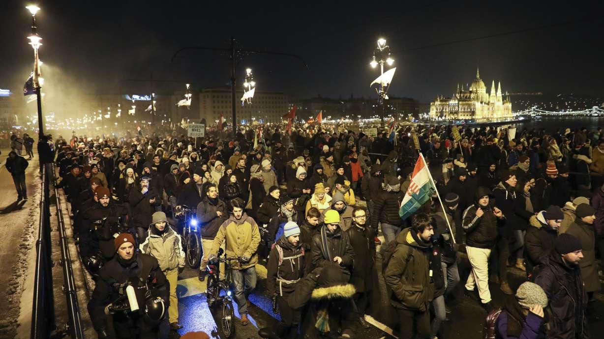 Hungary: Opposition vows renewed protests after holiday lull
