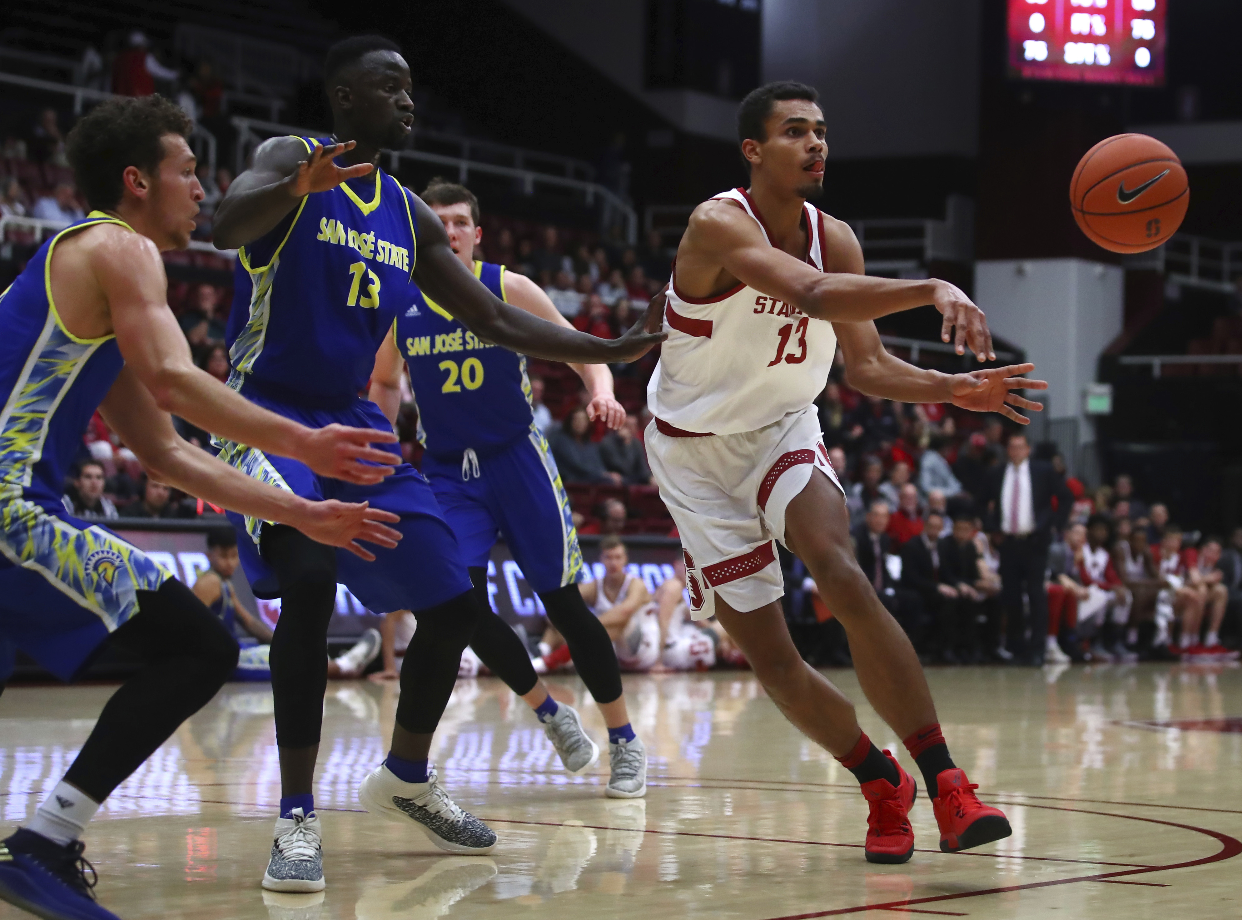 Da Silva scores 23 points in Stanford's win over Spartans