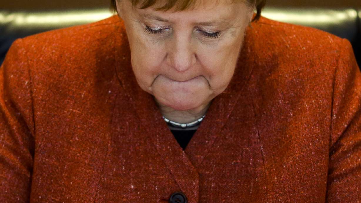 Former Merkel rival hints at interest in German govt job