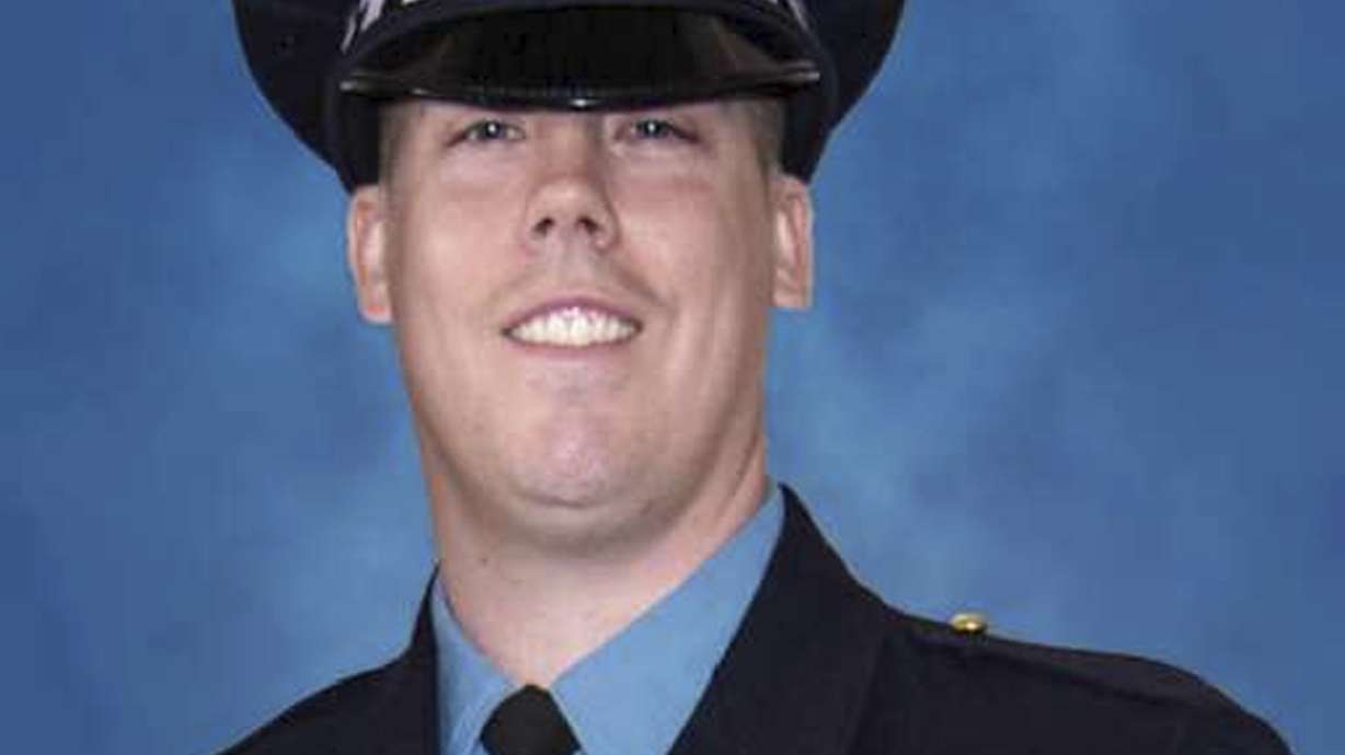 Man charged after train deaths of 2 Chicago police officers