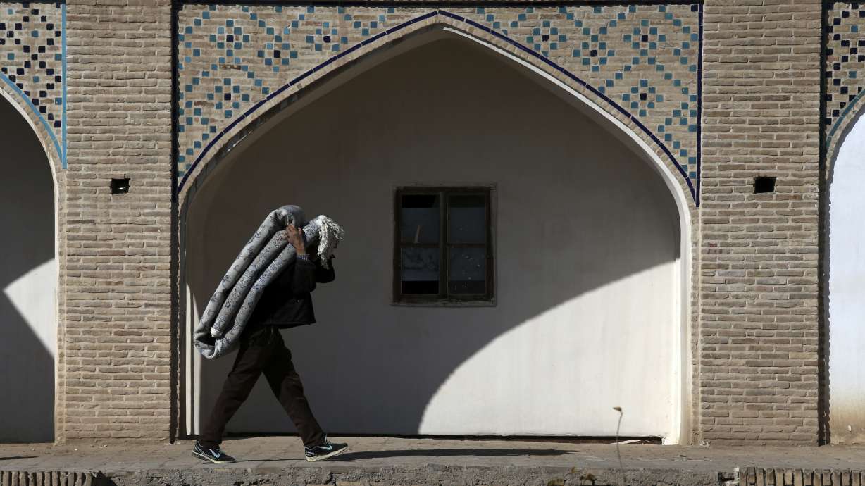 Iran's Persian rug-makers suffer as US unravels nuclear deal