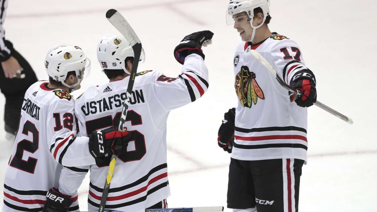 Kane scores twice as Blackhawks beat Stars 5-2