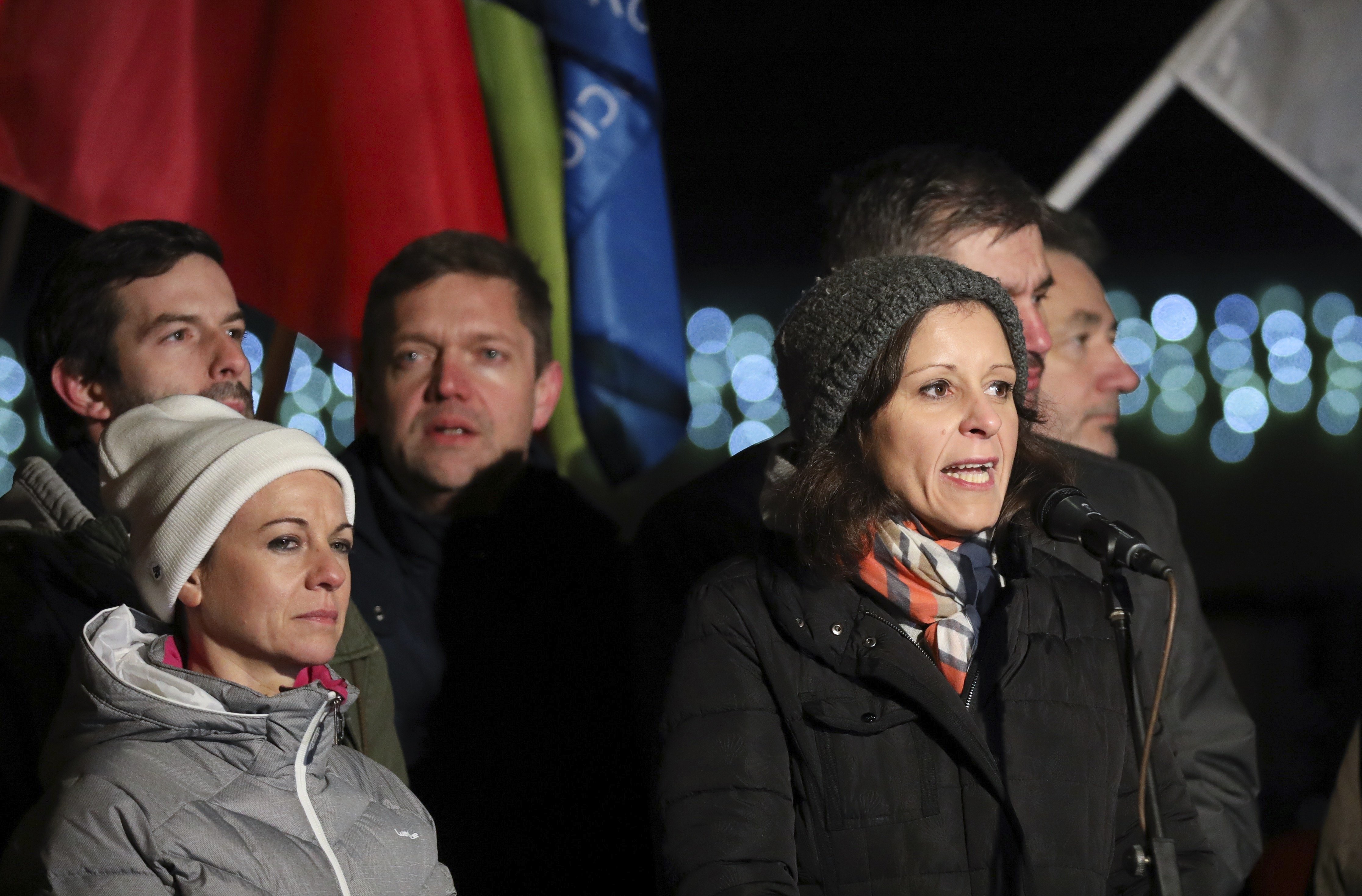 Hungary protests give opposition a chance to work together